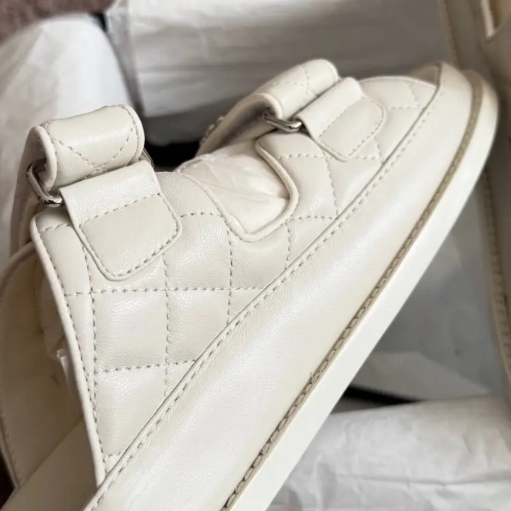 Chanel lambskin white dad sandal - Picture 2 of 5
